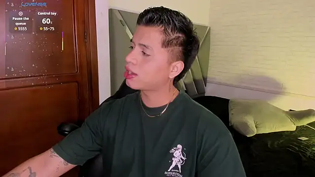 Niicky1  online show from 12-21-25, 03:19