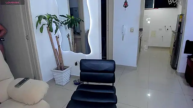 AbrilStivenson  online show from 10-02-25, 01:34