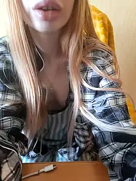 Elza kom online show from 02-15-26, 04:42