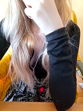 Elza kom online show from 03-19-26, 06:50