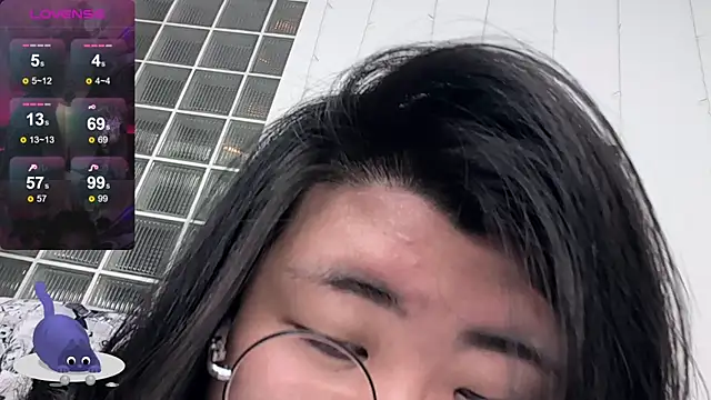 Nadine asian online show from 09-16-25, 01:39