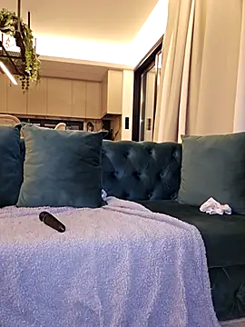 Laurahorney xo online show from 02-24-25, 09:52