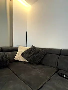 Laurahorney xo online show from 11-19-25, 02:17