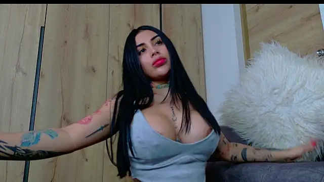 Snapshot of Sofhia_cruz chatting on 01-04-25, 02:46 Sofhia cruz online show from 01-04-25, 02:46
