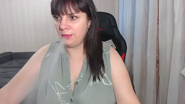 Snapshot of Jane_Luste chatting on 01-24-25, 01:36 Jane Luste online show from 01-24-25, 01:36