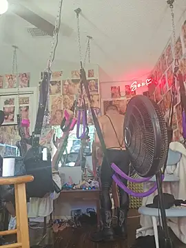 luvs2cumm69 online show from 04-23-26, 03:25