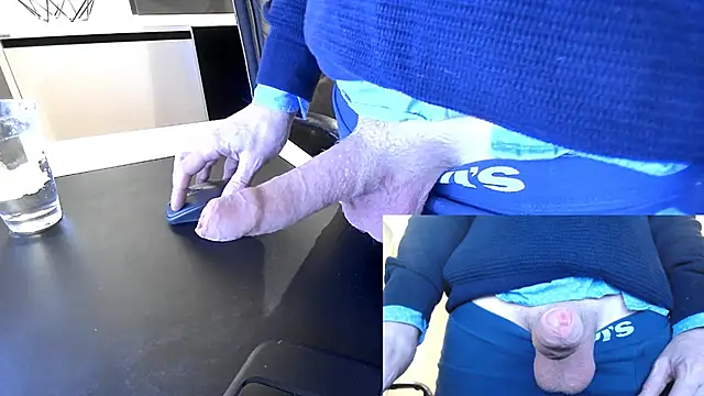 Snapshot of sperma_tributes chatting on 12-17-25, 04:46 sperma tributes online show from 12-17-25, 04:46