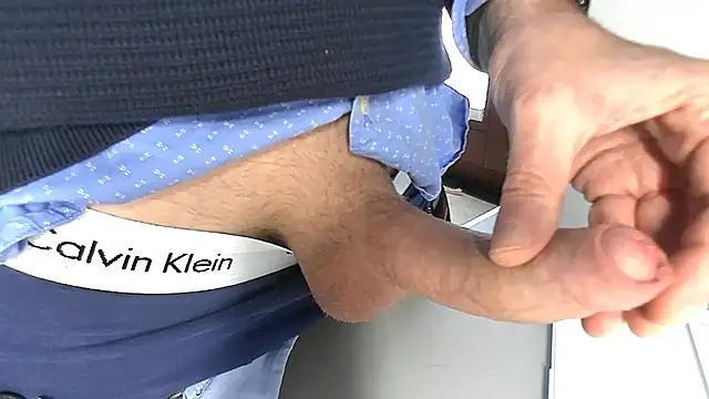 Snapshot of sperma_tributes chatting on 12-18-25, 10:32 sperma tributes online show from 12-18-25, 10:32