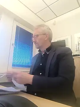 Snapshot of tom-swede chatting on 12-03-24, 02:38 tom-swede online show from 12-03-24, 02:38