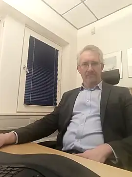 Snapshot of tom-swede chatting on 01-16-25, 03:35 tom-swede online show from 01-16-25, 03:35