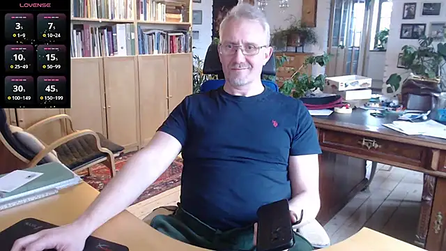 Snapshot of tom-swede chatting on 01-30-25, 01:31 tom-swede online show from 01-30-25, 01:31