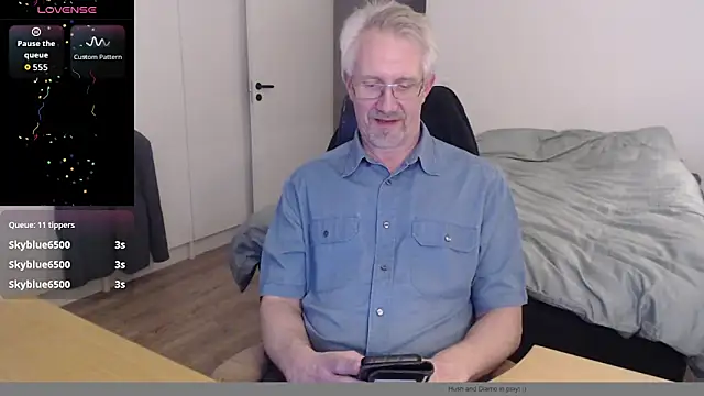 Snapshot of tom-swede chatting on 03-17-26, 09:40 tom-swede online show from 03-17-26, 09:40
