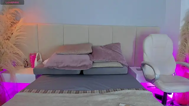 sofia pamela online show from 12-04-25, 07:44