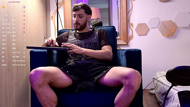 Snapshot of enzo_herrera01 chatting on 02-27-25, 01:05 enzo herrera01 online show from 02-27-25, 01:05