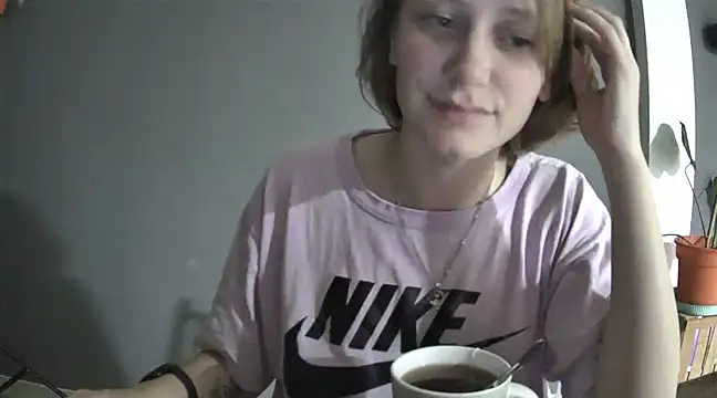 Snapshot of stupid_babybird chatting on 03-09-25, 08:18 stupid babybird online show from 03-09-25, 08:18