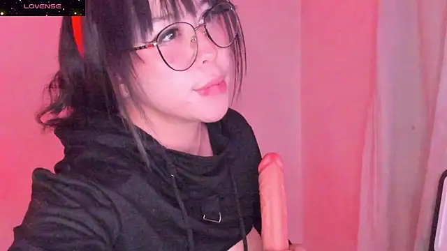 Snapshot of GalaxGnn_ chatting on 12-24-24, 04:11 GalaxGnn online show from 12-24-24, 04:11