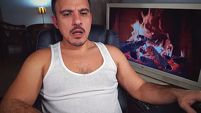 officeman7 online show from 12-29-24, 05:44