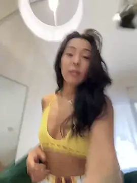 Snapshot of IzanamiTime chatting on 01-12-25, 08:57 IzanamiTime online show from 01-12-25, 08:57