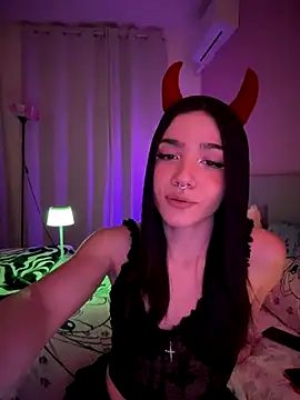 Snapshot of ShannonShanny chatting on 10-29-25, 06:53 ShannonShanny online show from 10-29-25, 06:53