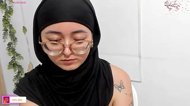 Snapshot of aysel_elid chatting on 06-08-26, 01:28 aysel elid online show from 06-08-26, 01:28