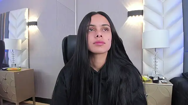 ChloeHarper  online show from 12-15-25, 11:36