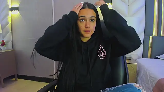 ChloeHarper  online show from 02-18-26, 11:39