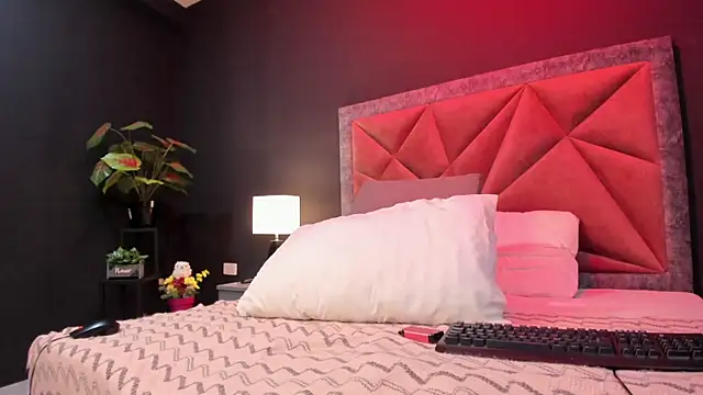 mia milff online show from 03-12-25, 11:44