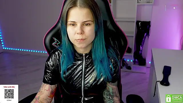 Latex Kitty online show from 12-20-25, 12:23