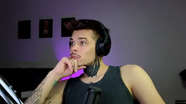 DENIS HERE online show from 11-12-25, 01:55