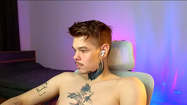 DENIS HERE online show from 02-17-26, 05:08