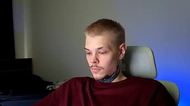DENIS HERE online show from 06-12-26, 05:23