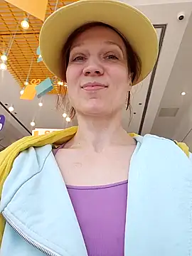 Exhibitionsplit online show from 02-04-25, 12:44