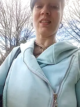 Exhibitionsplit online show from 03-09-25, 01:04