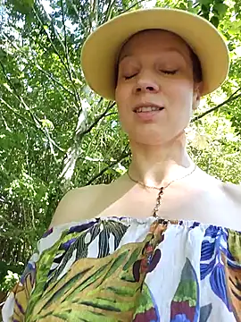 Exhibitionsplit online show from 09-18-25, 01:13