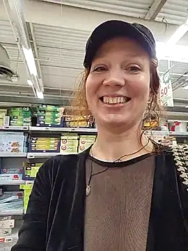 Exhibitionsplit online show from 11-21-25, 12:04