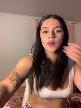 Snapshot of violet-333 chatting on 12-29-24, 02:49 violet-333 online show from 12-29-24, 02:49