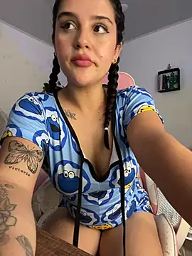 Snapshot of violet-333 chatting on 02-17-25, 04:26 violet-333 online show from 02-17-25, 04:26