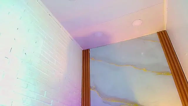 Snapshot of CoralineSweett chatting on 10-11-25, 03:39 CoralineSweett online show from 10-11-25, 03:39