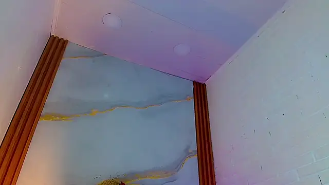 Snapshot of CoralineSweett chatting on 10-26-25, 06:36 CoralineSweett online show from 10-26-25, 06:36