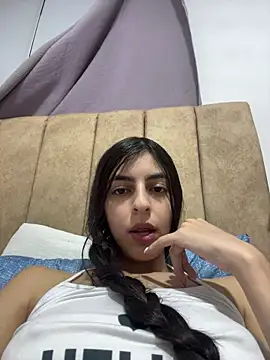 Snapshot of cristel_17 chatting on 01-14-26, 10:58 cristel 17 online show from 01-14-26, 10:58