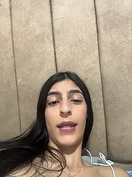 Snapshot of cristel_17 chatting on 02-03-26, 04:34 cristel 17 online show from 02-03-26, 04:34