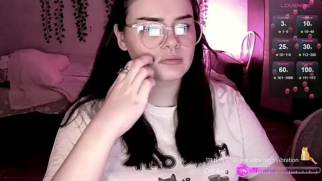 Snapshot of strawberry_elfcat chatting on 12-03-24, 06:37 strawberry elfcat online show from 12-03-24, 06:37