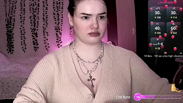 Snapshot of strawberry_elfcat chatting on 02-15-25, 02:04 strawberry elfcat online show from 02-15-25, 02:04