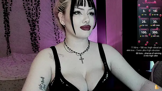 Snapshot of strawberry_elfcat chatting on 03-30-26, 01:39 strawberry elfcat online show from 03-30-26, 01:39