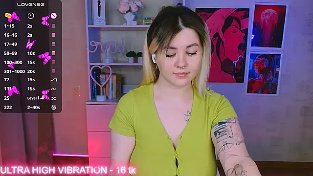 cutie mili online show from 02-13-25, 04:43