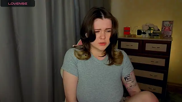 cutie mili online show from 04-22-26, 09:44