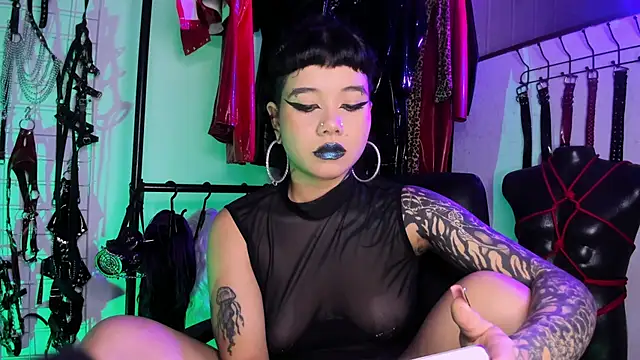 irregular fetish  online show from 09-20-25, 05:08