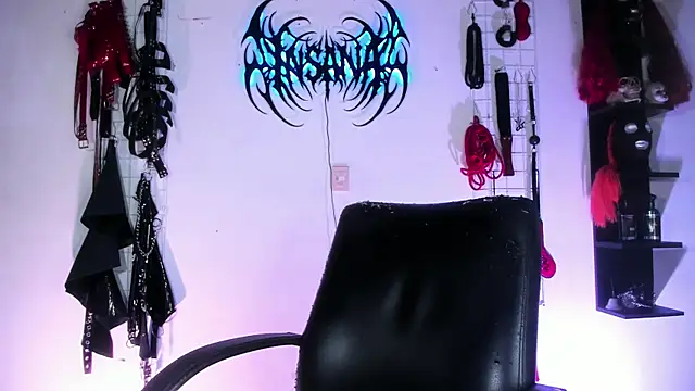 Snapshot of irregular_fetish_ chatting on 04-27-26, 11:14 irregular fetish online show from 04-27-26, 11:14