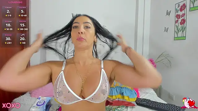 Snapshot of VenussVega chatting on 11-15-25, 12:45 VenussVega online show from 11-15-25, 12:45