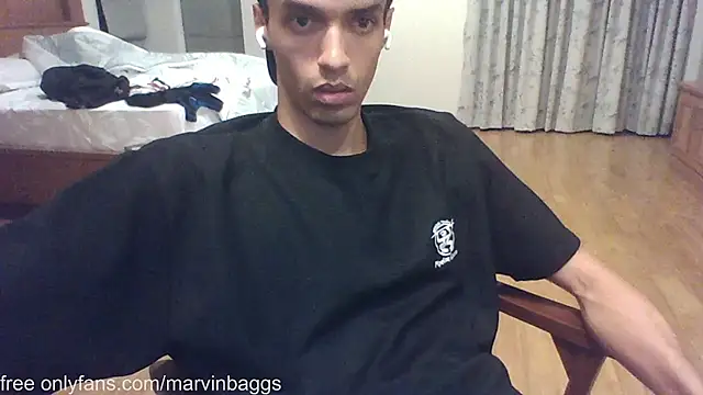 Snapshot of rippedbutskinny chatting on 12-11-24, 04:09 rippedbutskinny online show from 12-11-24, 04:09